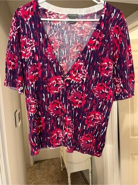 Ann Taylor Floral V-Neck Button-Front Top in Purple & Red